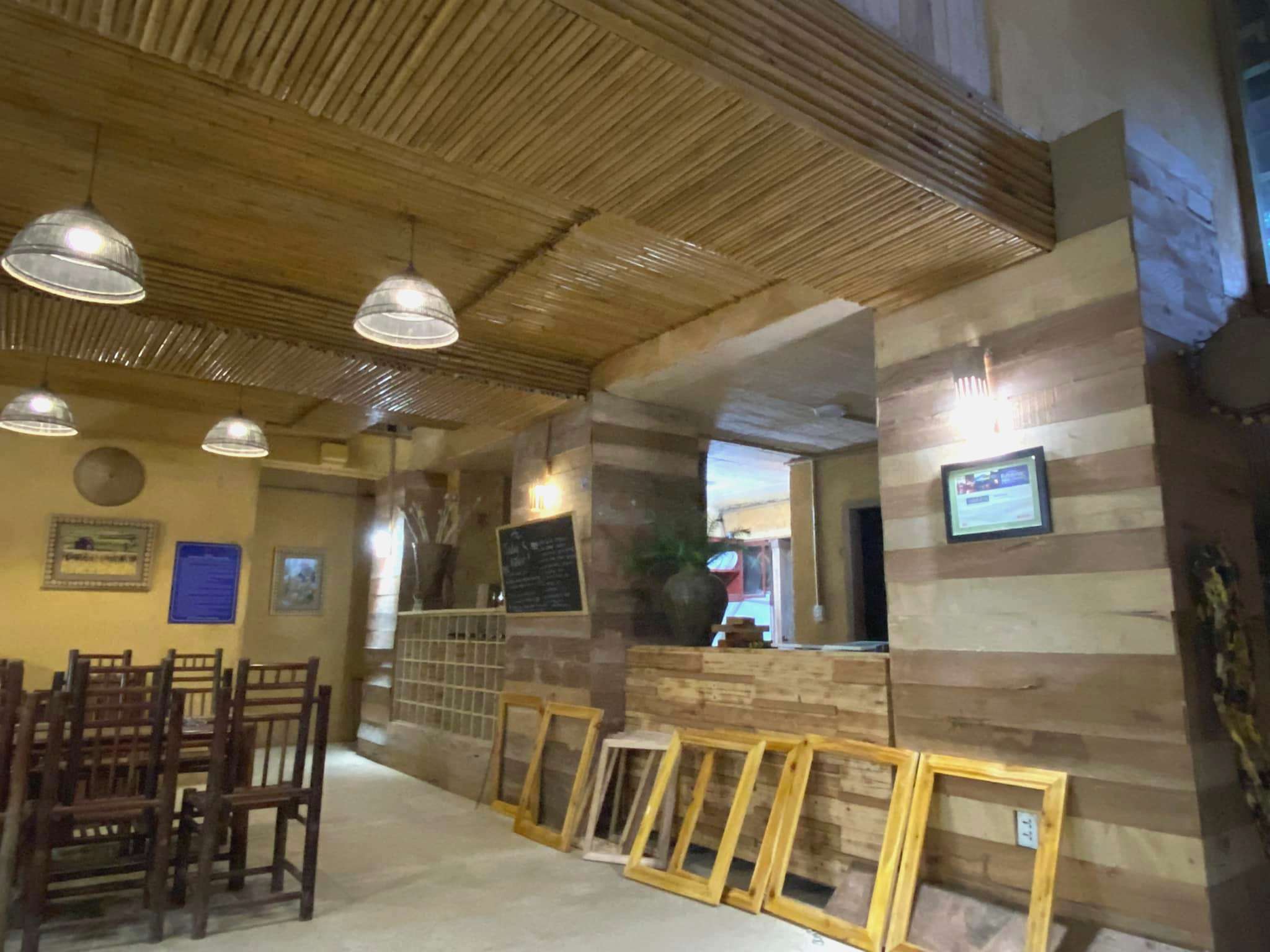 Không gian nhà hàng tại Dao Lodge Homestay Hà Giang